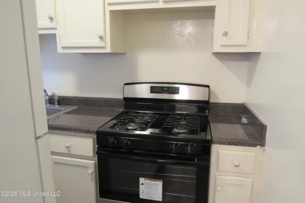 $905 | 1043 Poplar Boulevard, Unit D2, Jackson, MS 39202