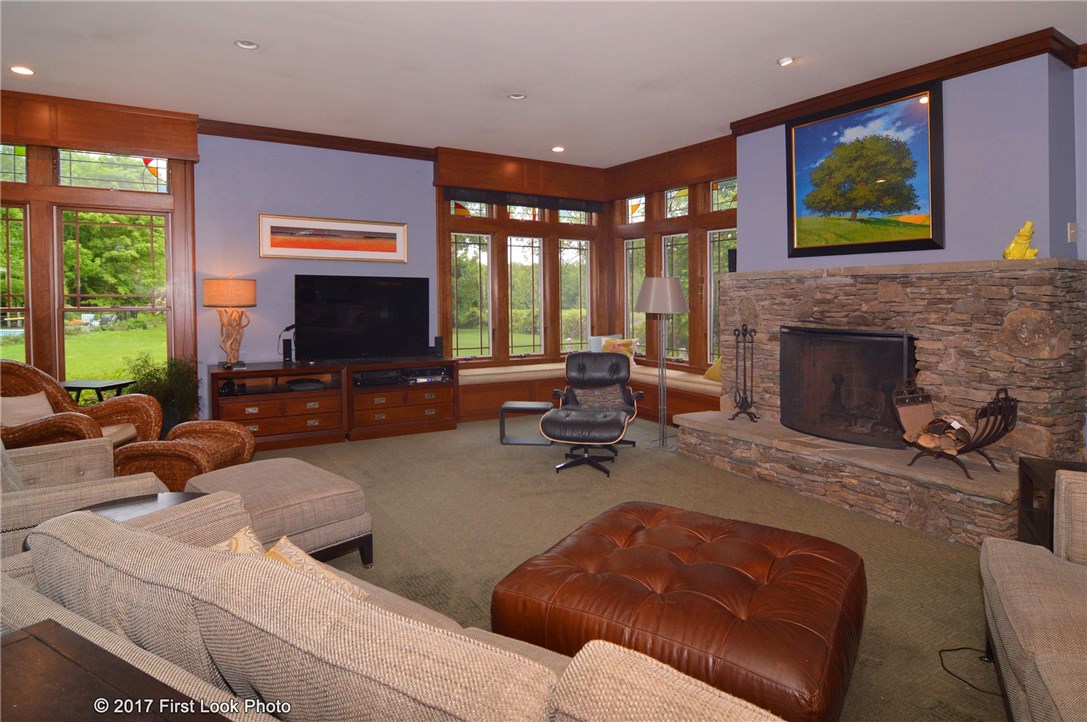 1345 Seven Mile Road Cranston, RI 02831 - Photo 11 of 35