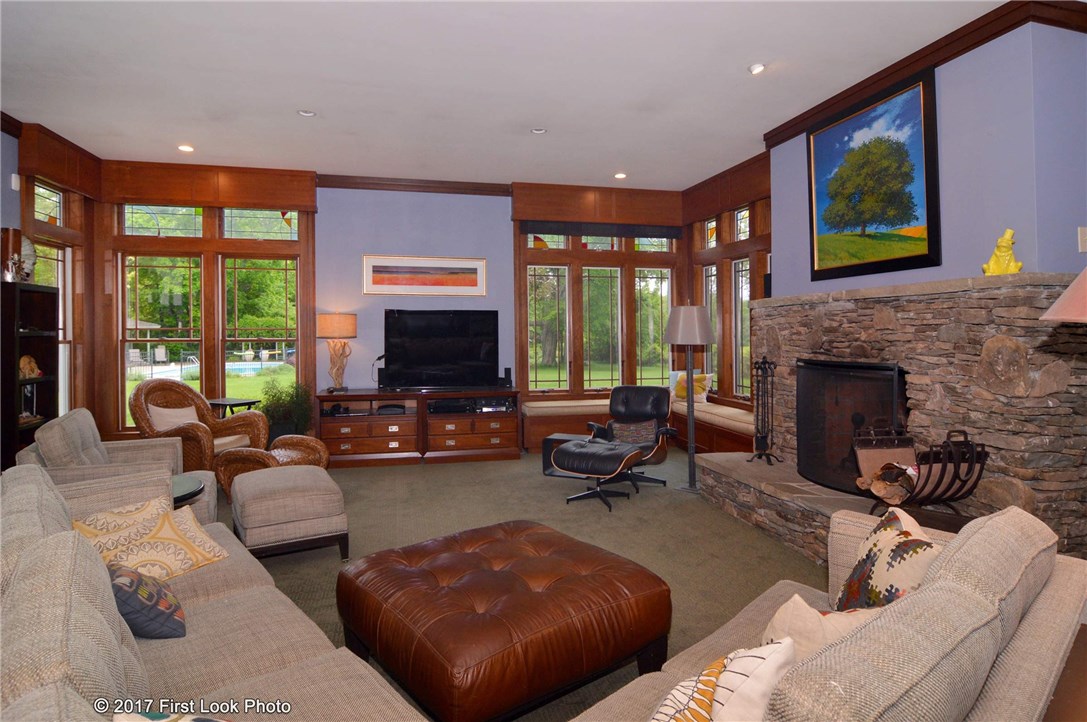 1345 Seven Mile Road Cranston, RI 02831 - Photo 12 of 35
