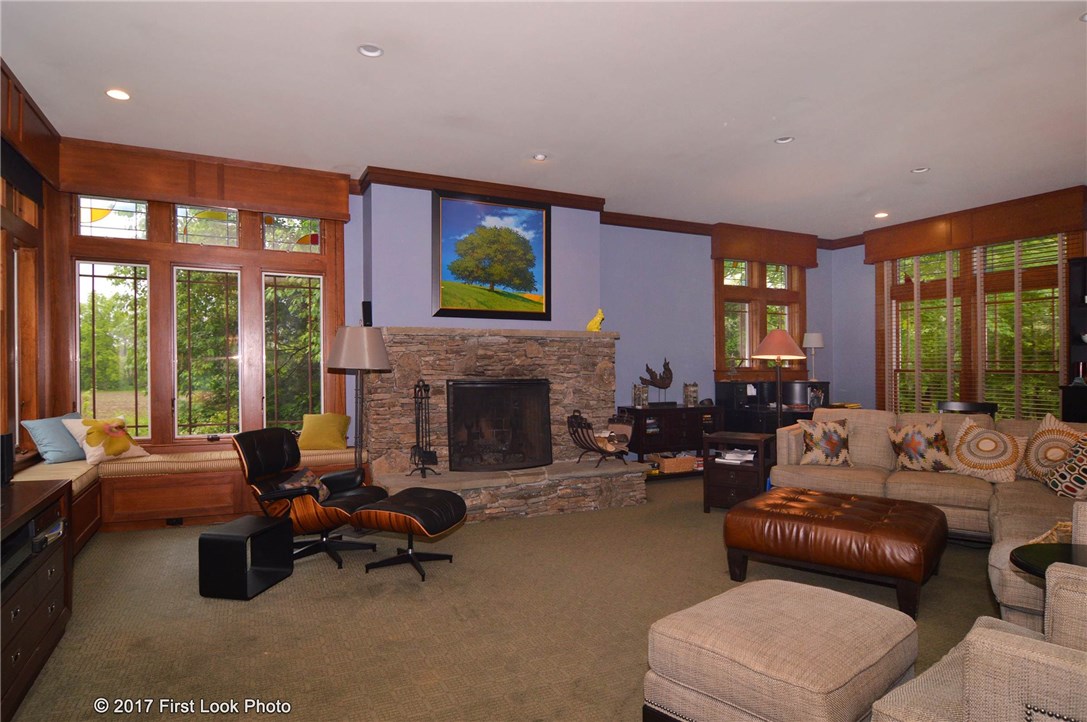 1345 Seven Mile Road Cranston, RI 02831 - Photo 13 of 35