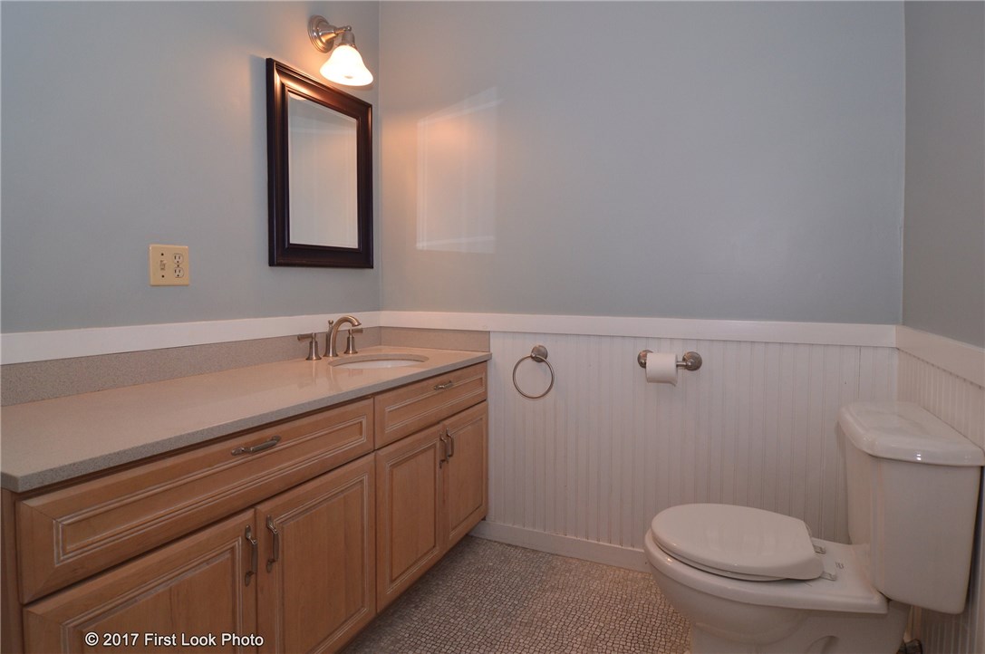 1345 Seven Mile Road Cranston, RI 02831 - Photo 18 of 35