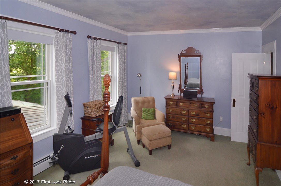 1345 Seven Mile Road Cranston, RI 02831 - Photo 20 of 35