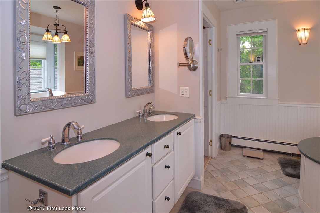 1345 Seven Mile Road Cranston, RI 02831 - Photo 21 of 35