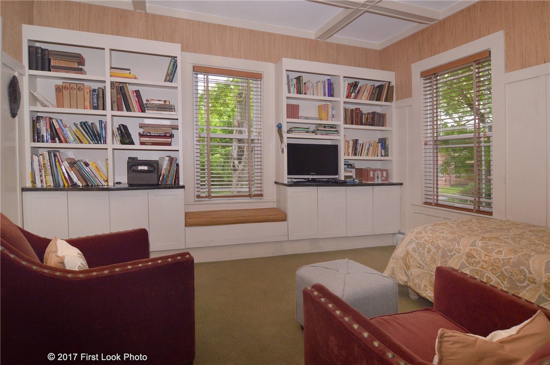 1345 Seven Mile Road Cranston, RI 02831 - Photo 24 of 35