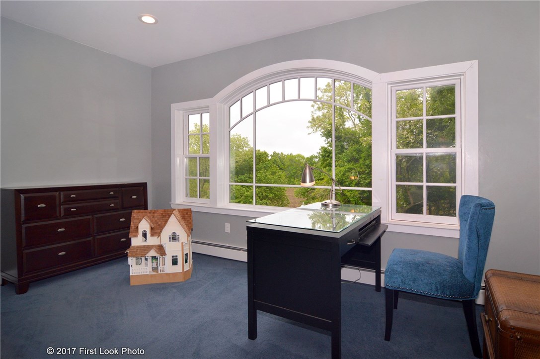 1345 Seven Mile Road Cranston, RI 02831 - Photo 26 of 35
