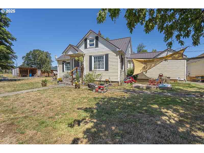 42111 Highway 226 Scio, OR 97374 - Photo 3 of 23 a view of front of a house with a yard