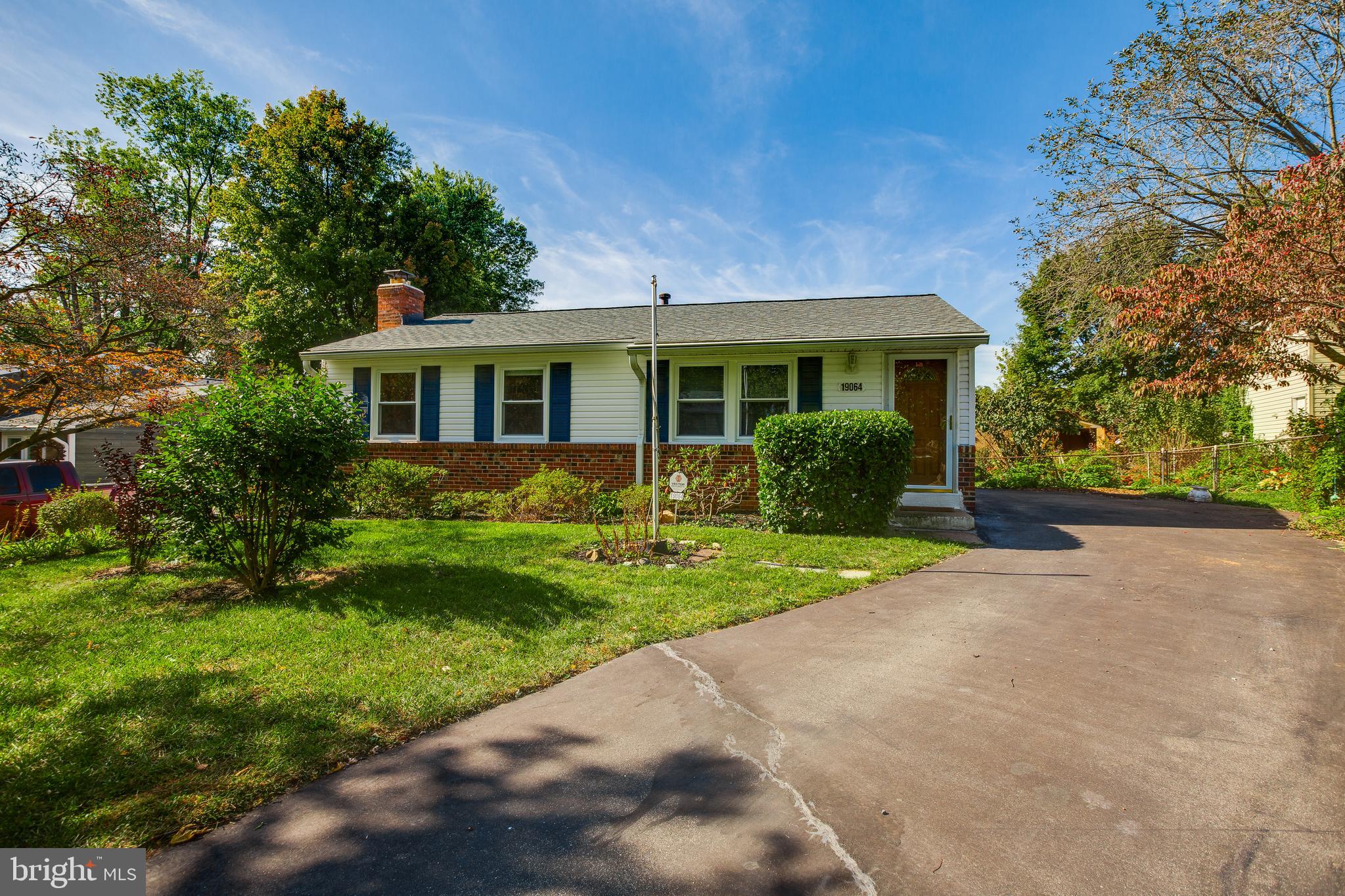 19064 Staleybridge Road Germantown, MD 20876 - Photo 2 of 37 Front Exterior - Long paved driveway for 4-5 cars