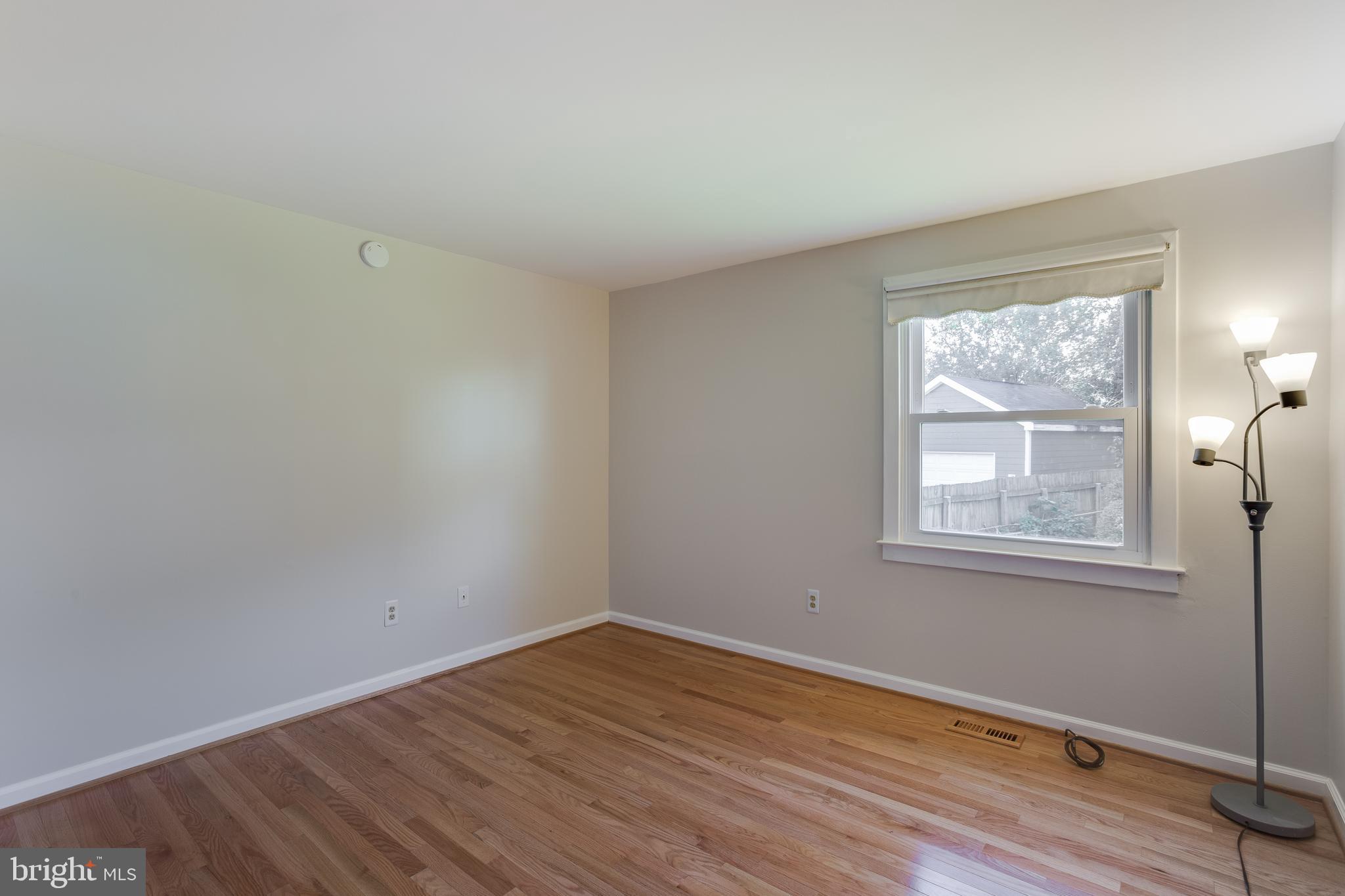 19064 Staleybridge Road Germantown, MD 20876 - Photo 13 of 37 Primary Bedroom (Hardwood floor)