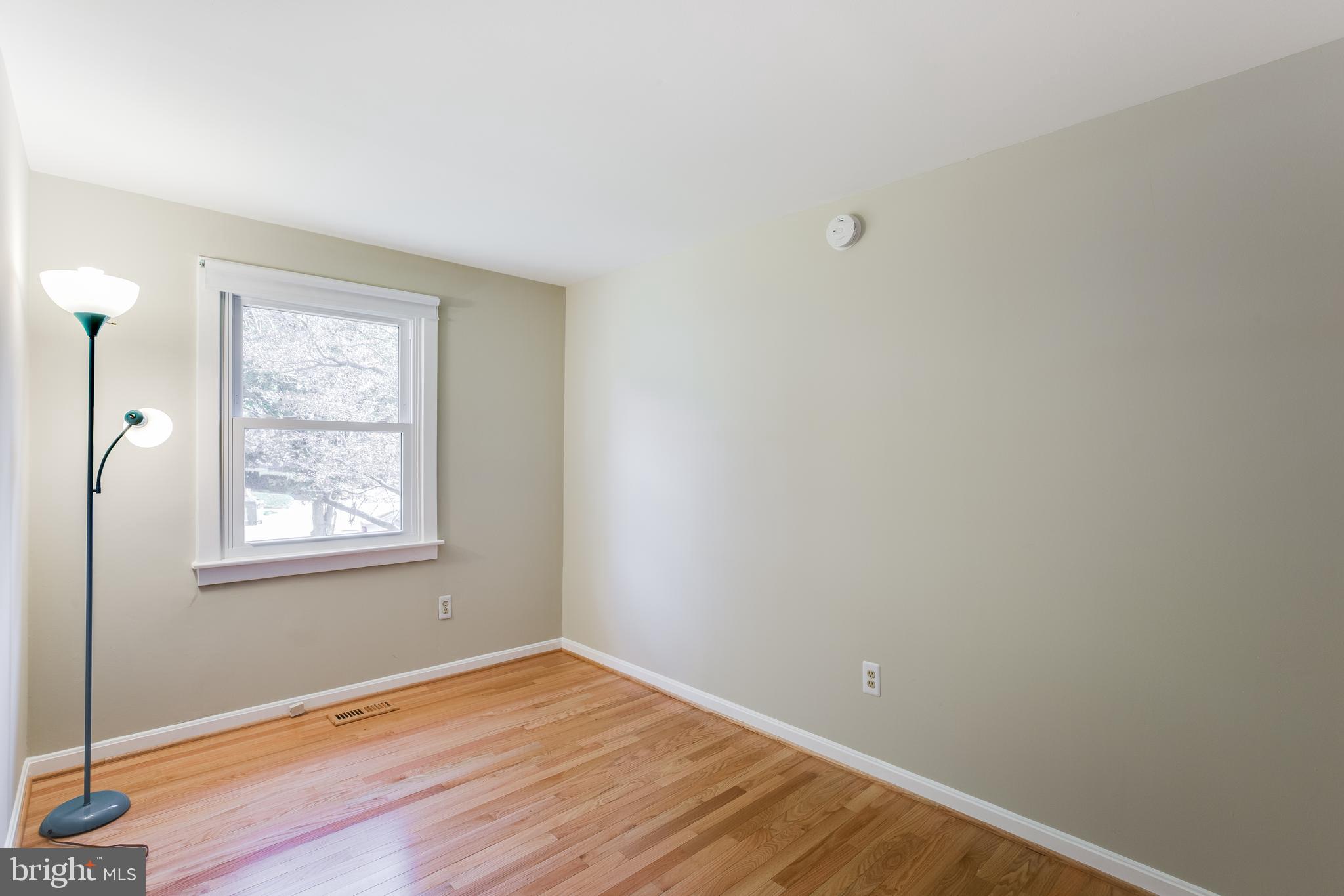 19064 Staleybridge Road Germantown, MD 20876 - Photo 16 of 37 Bedroom #2 (Hardwood floor)