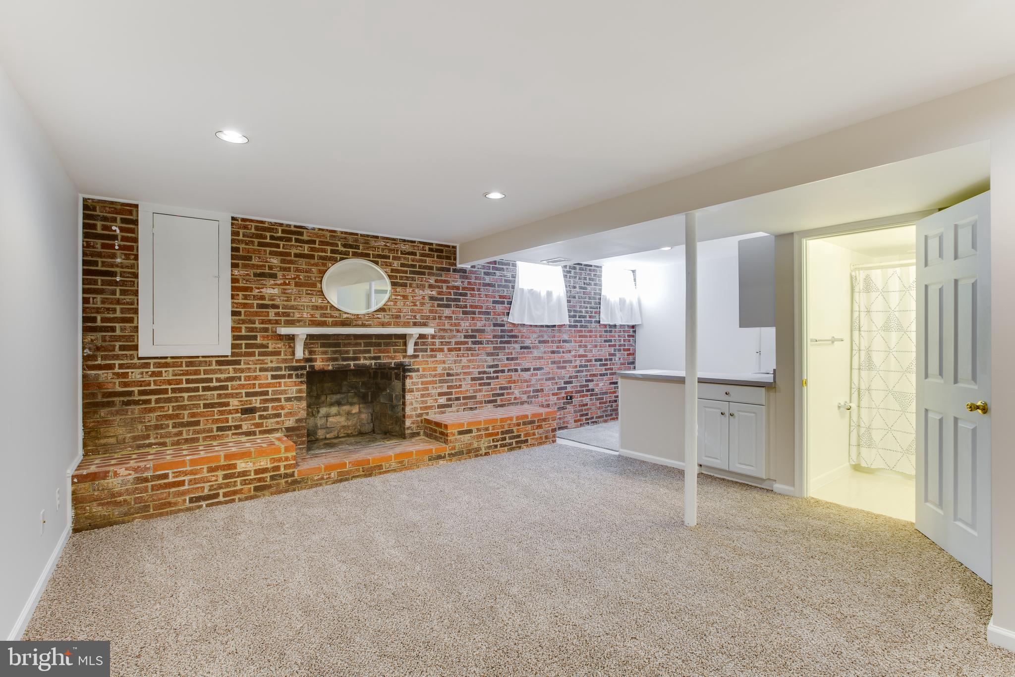 19064 Staleybridge Road Germantown, MD 20876 - Photo 25 of 37 Recreation Room (Open & spacious for entertaining)