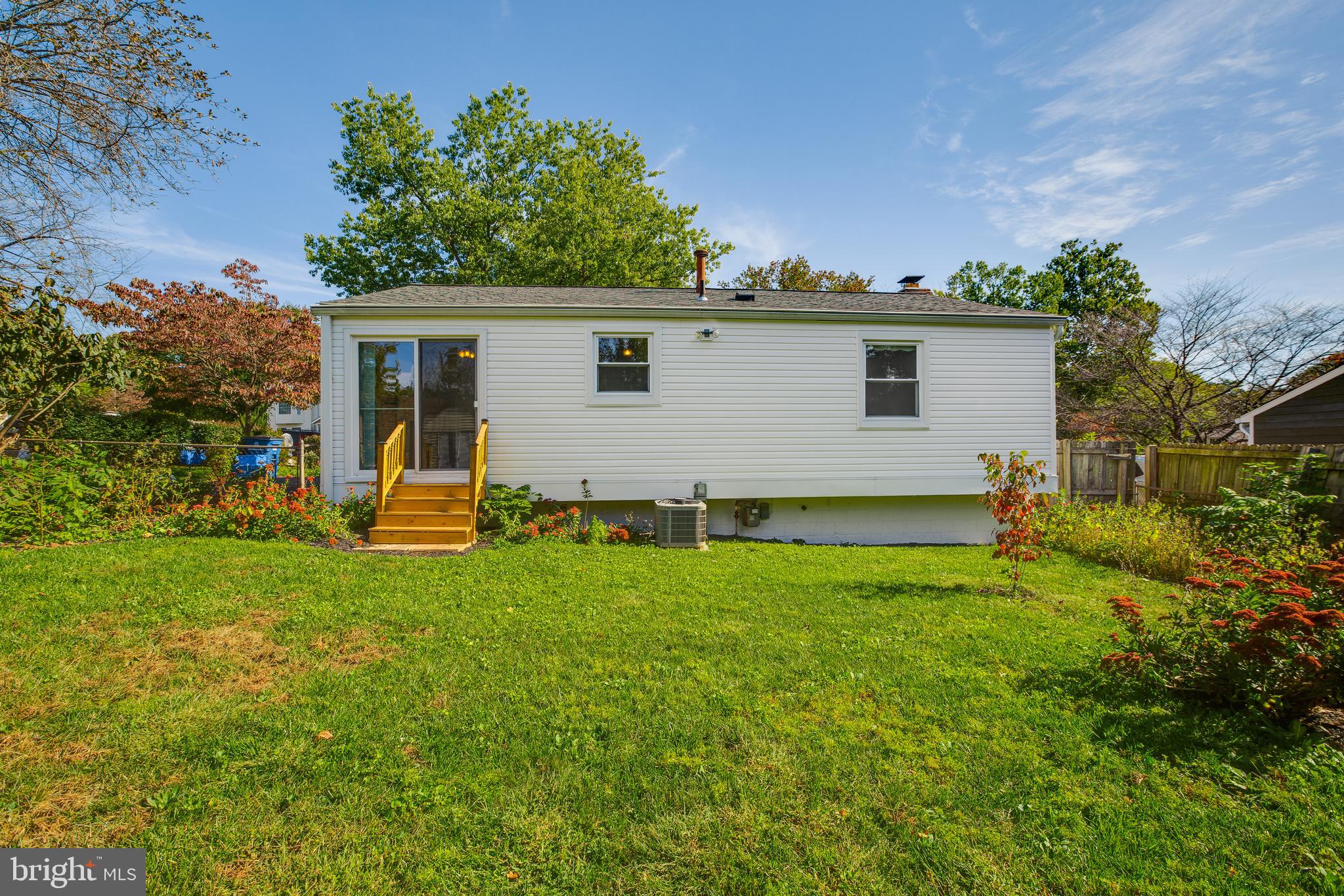 19064 Staleybridge Road Germantown, MD 20876 - Photo 36 of 37 Exterior Rear