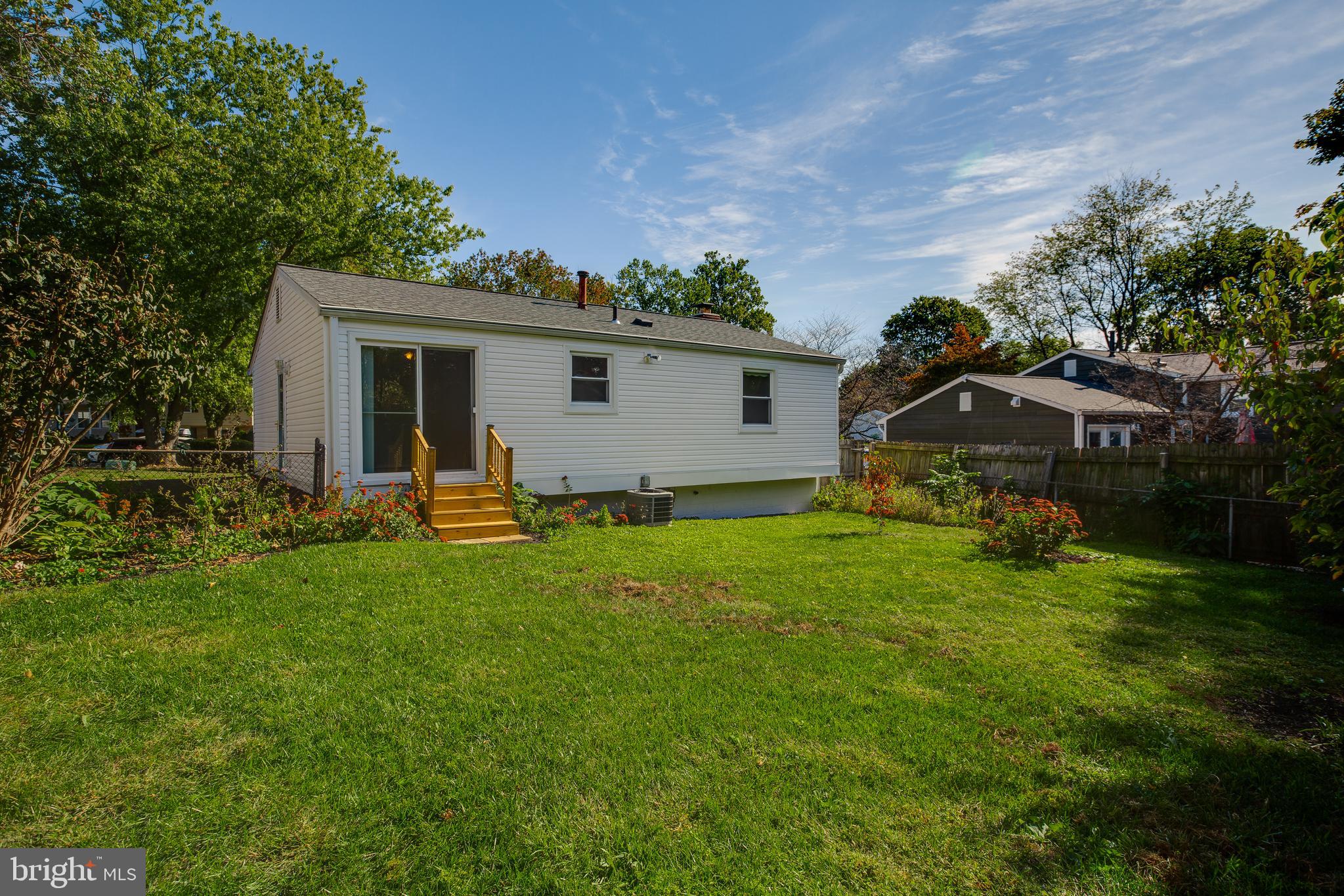19064 Staleybridge Road Germantown, MD 20876 - Photo 37 of 37 Exterior Rear