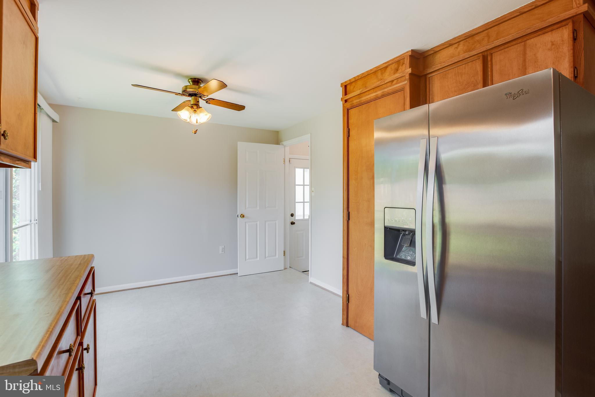19064 Staleybridge Road Germantown, MD 20876 - Photo 8 of 37 Dining Area