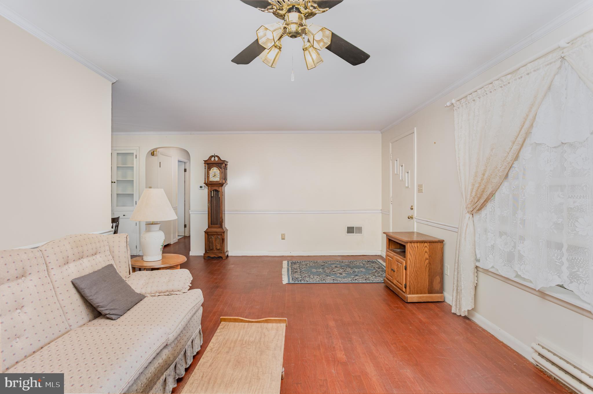 19 Lee Street Hanover, PA 17331 - Photo 3 of 28