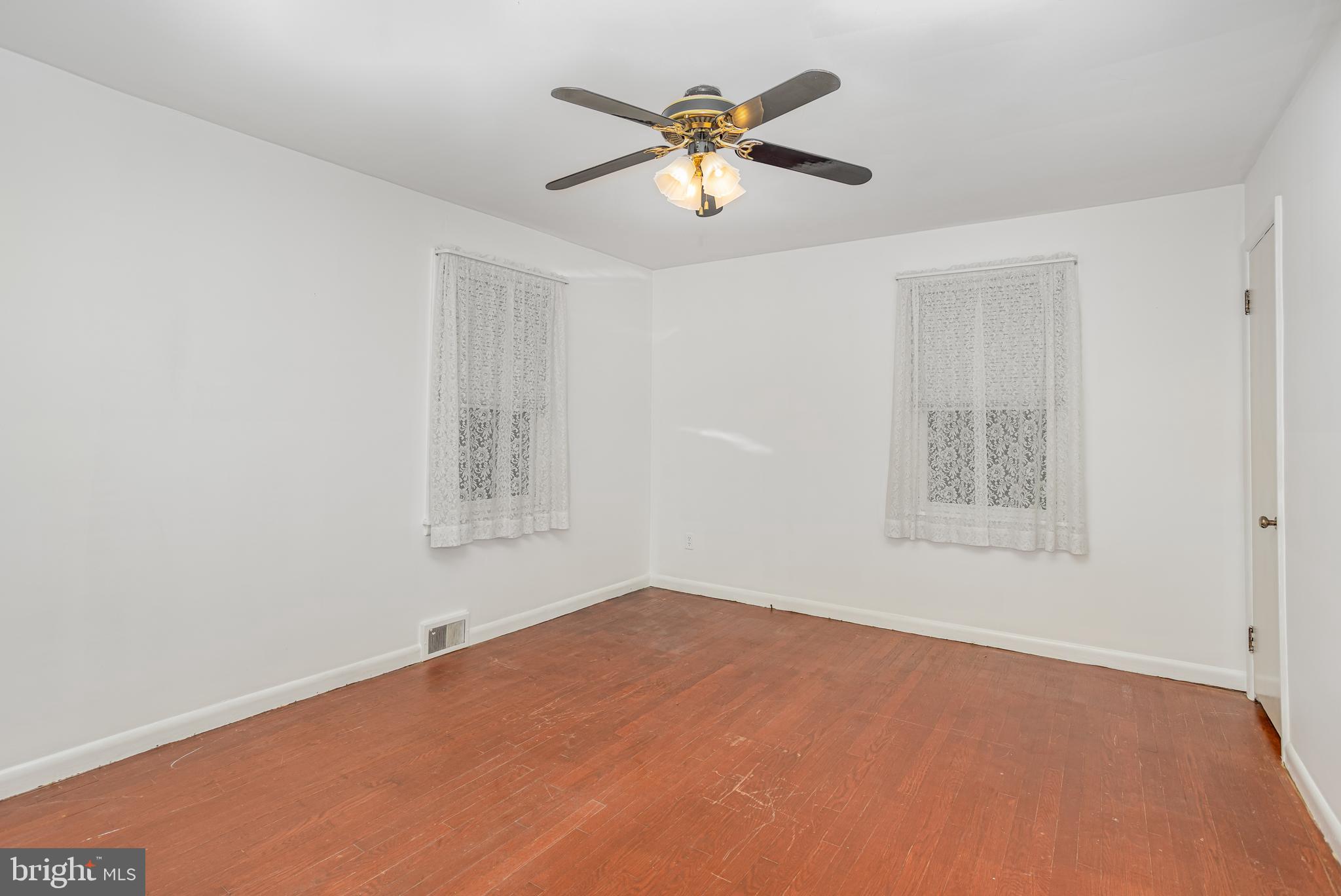 19 Lee Street Hanover, PA 17331 - Photo 10 of 28