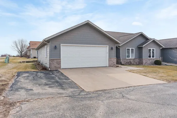 $375,000 | 126 Jennifer Circle, Mount Horeb, WI 53572