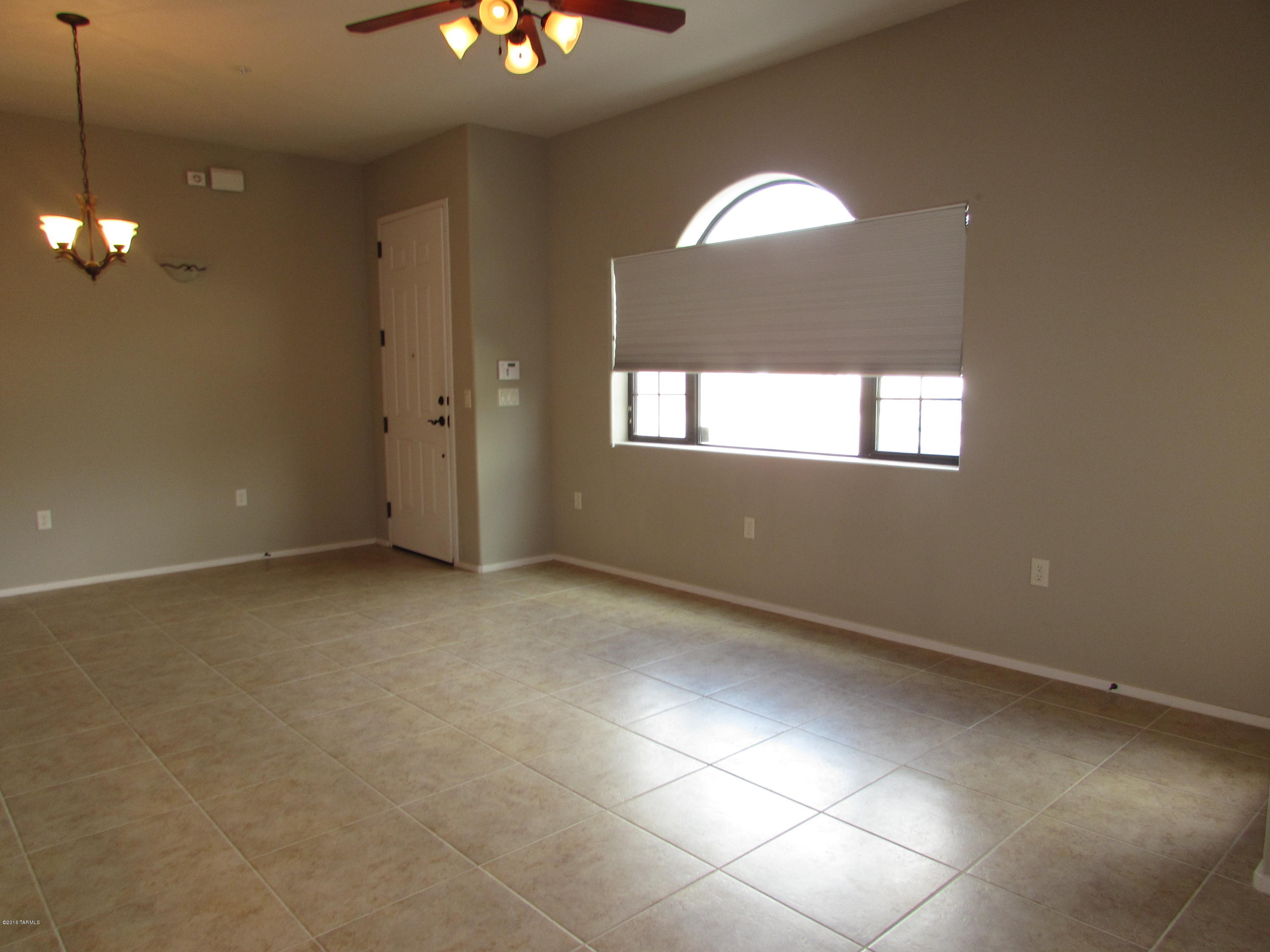 2018 East River Road, Unit 103 Tucson, AZ 85718 - Photo 3 of 12