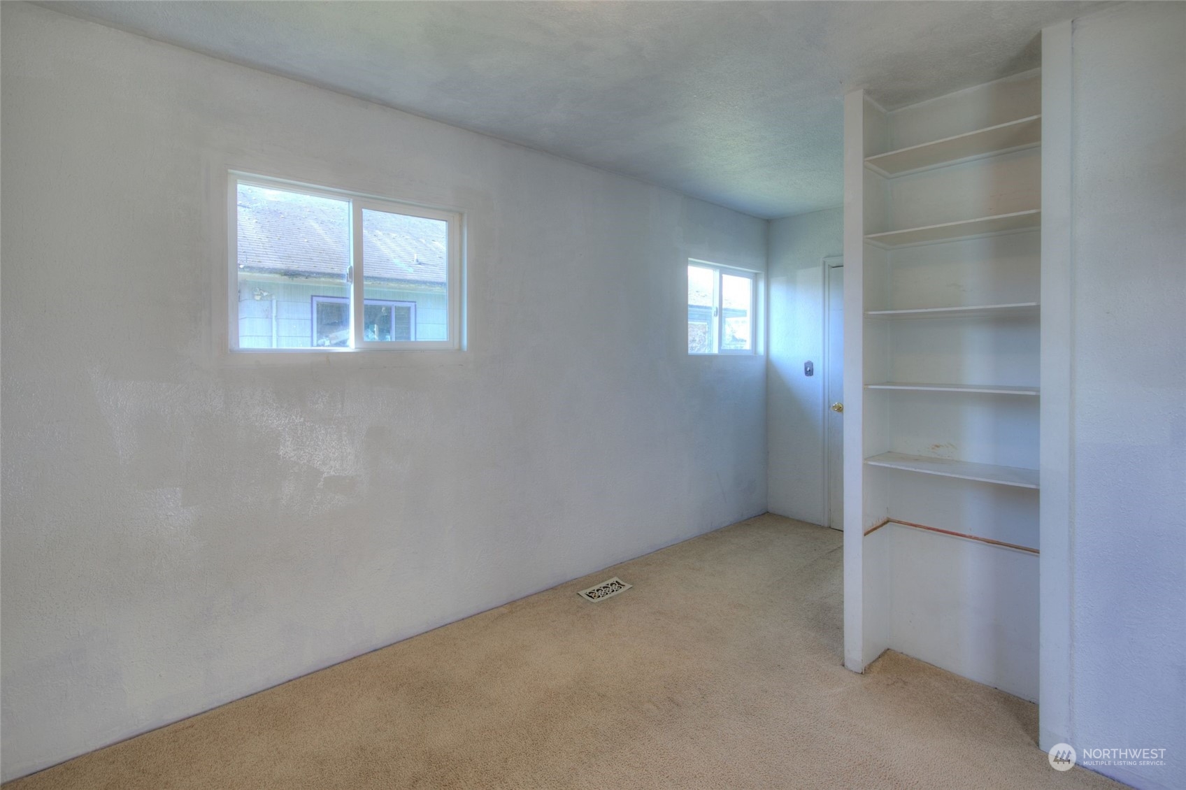 2205 West Second Street Aberdeen, WA 98520 - Photo 11 of 22 a view of an empty room with a window