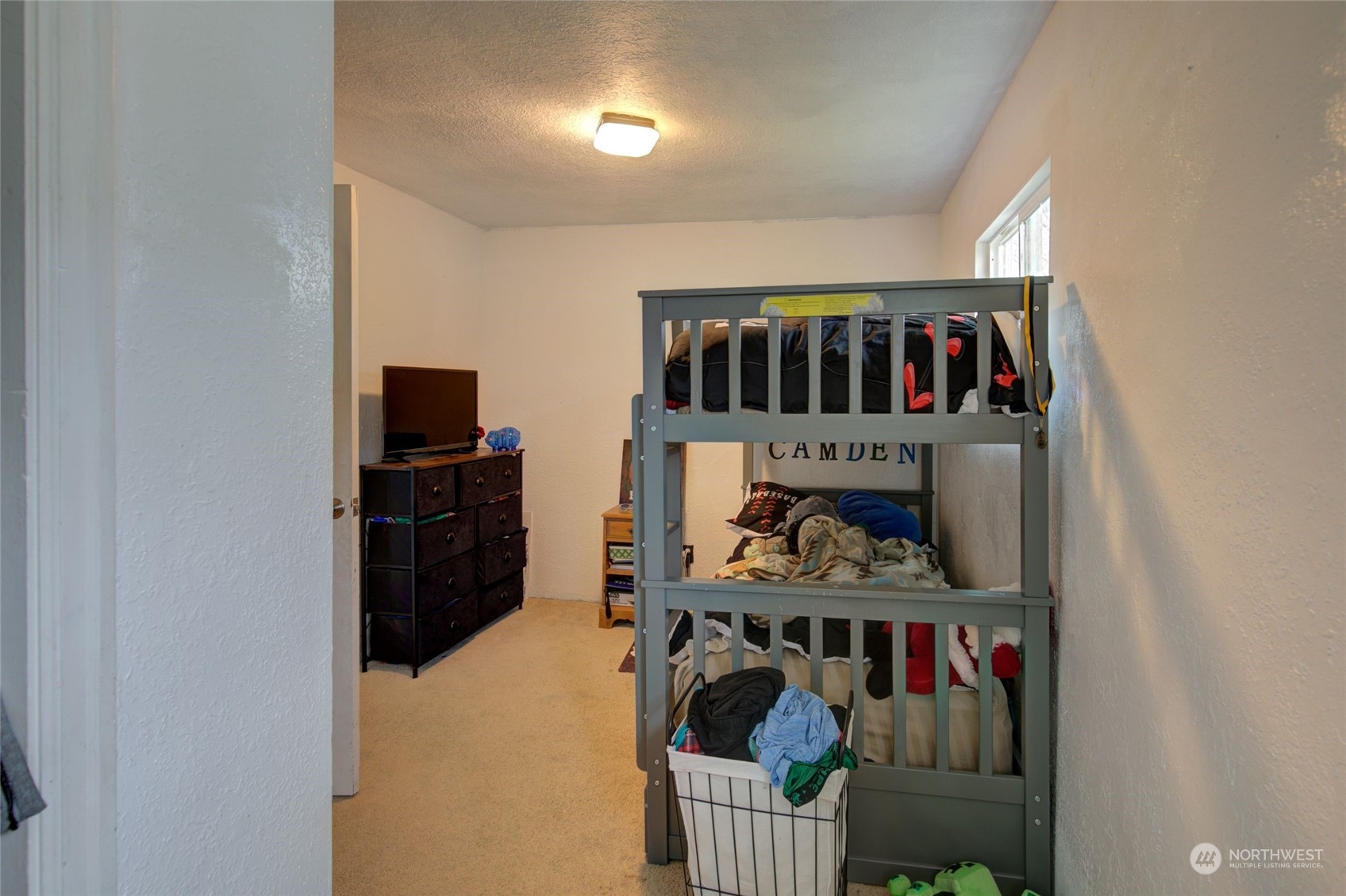2205 West Second Street Aberdeen, WA 98520 - Photo 12 of 22 a room with furniture and a rug