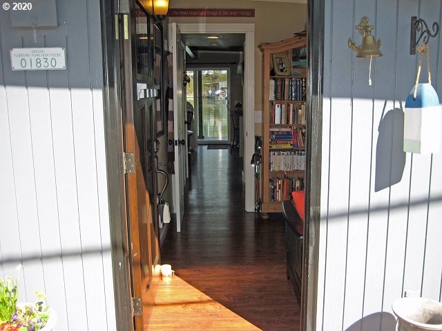 501 Northeast Bridgeton Road, Unit 5 Portland, OR 97211 - Photo 3 of 32 Gallery Image 3