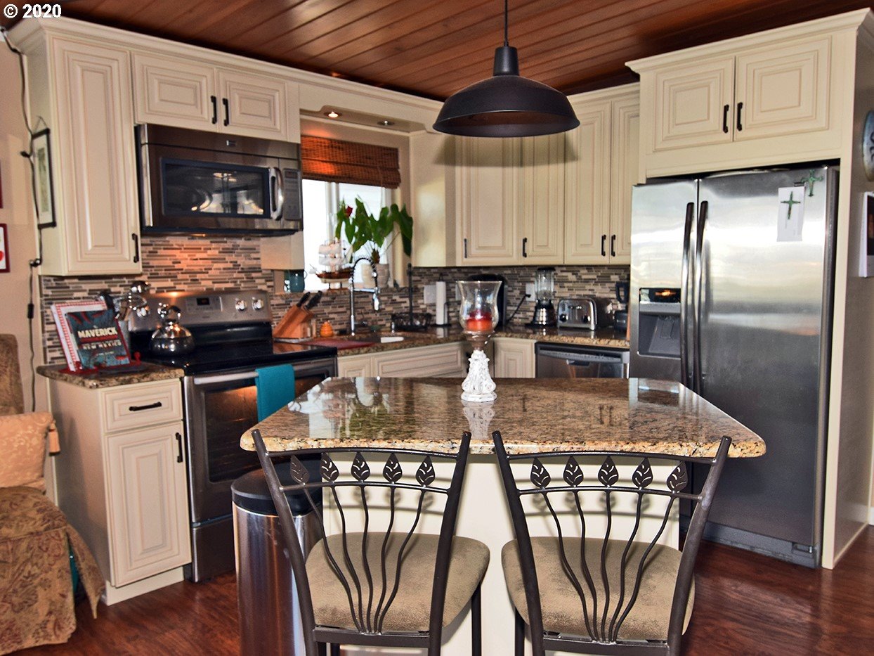 501 Northeast Bridgeton Road, Unit 5 Portland, OR 97211 - Photo 7 of 32 Gallery Image 7