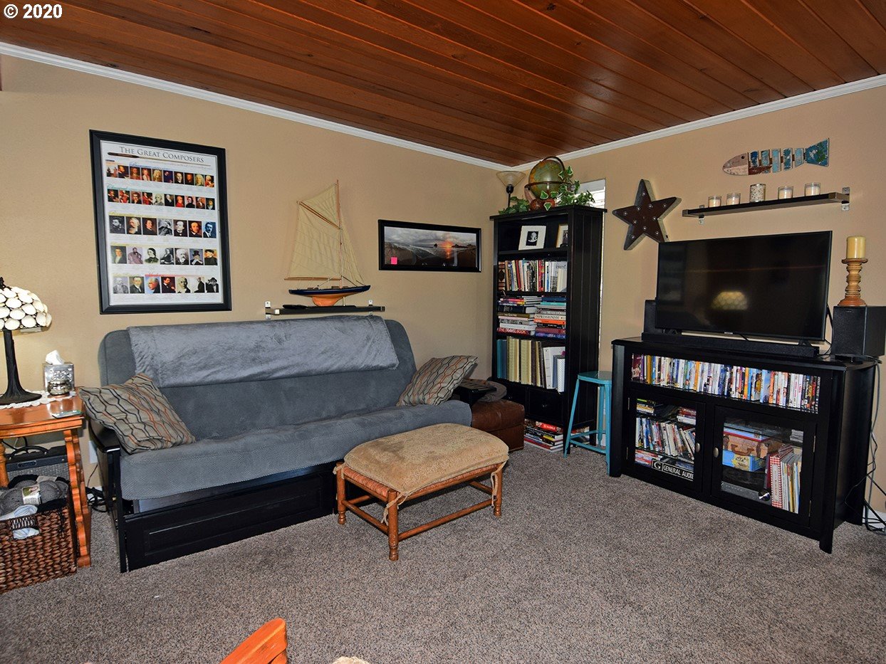 501 Northeast Bridgeton Road, Unit 5 Portland, OR 97211 - Photo 8 of 32 Gallery Image 8
