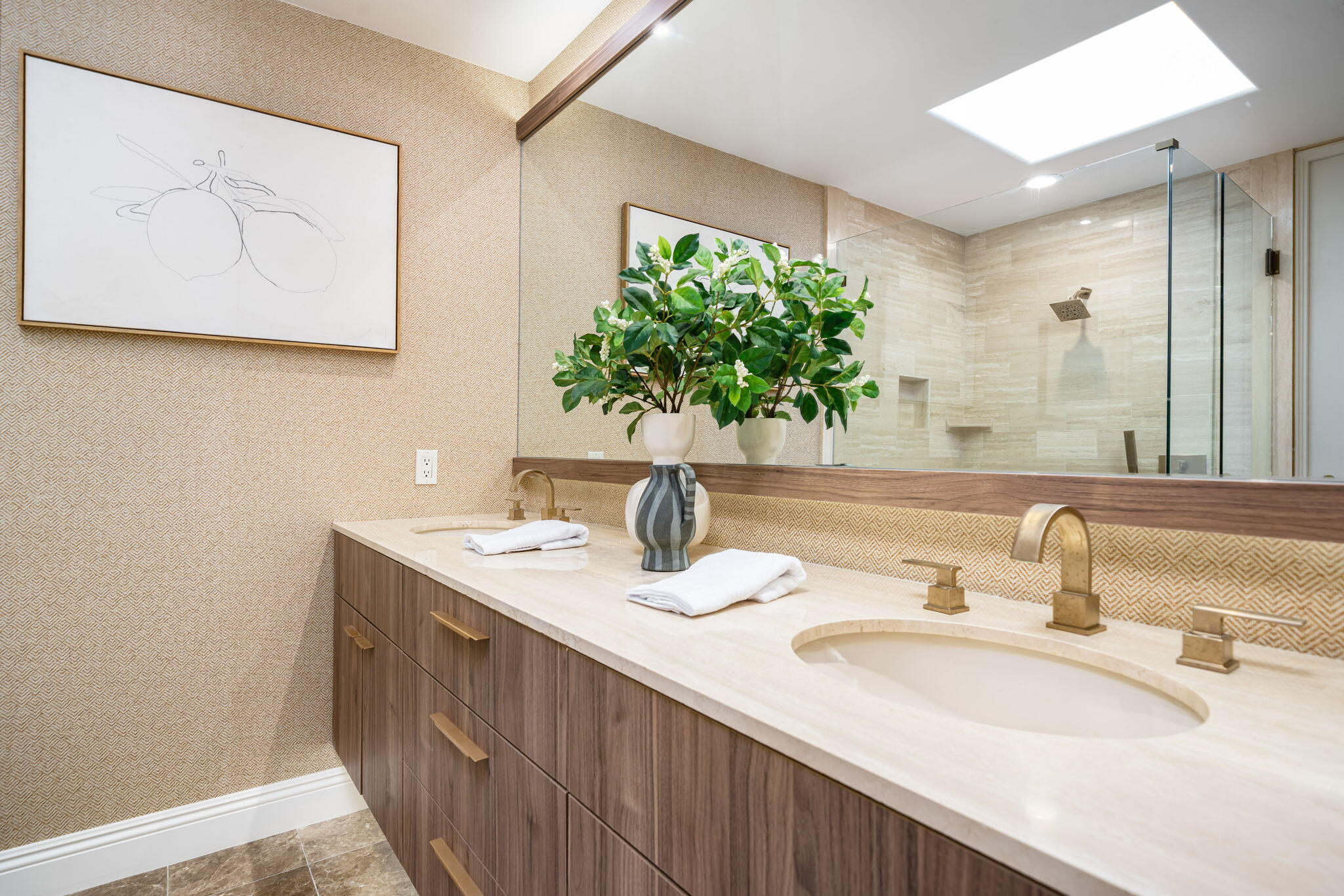 74 Mayfair Drive Rancho Mirage, CA 92270 - Photo 44 of 64 Guest bedroom #3 ensuite