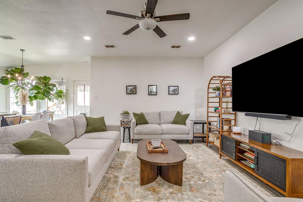 100 Tall Meadow Street Azle, TX 76020 - Photo 9 of 39