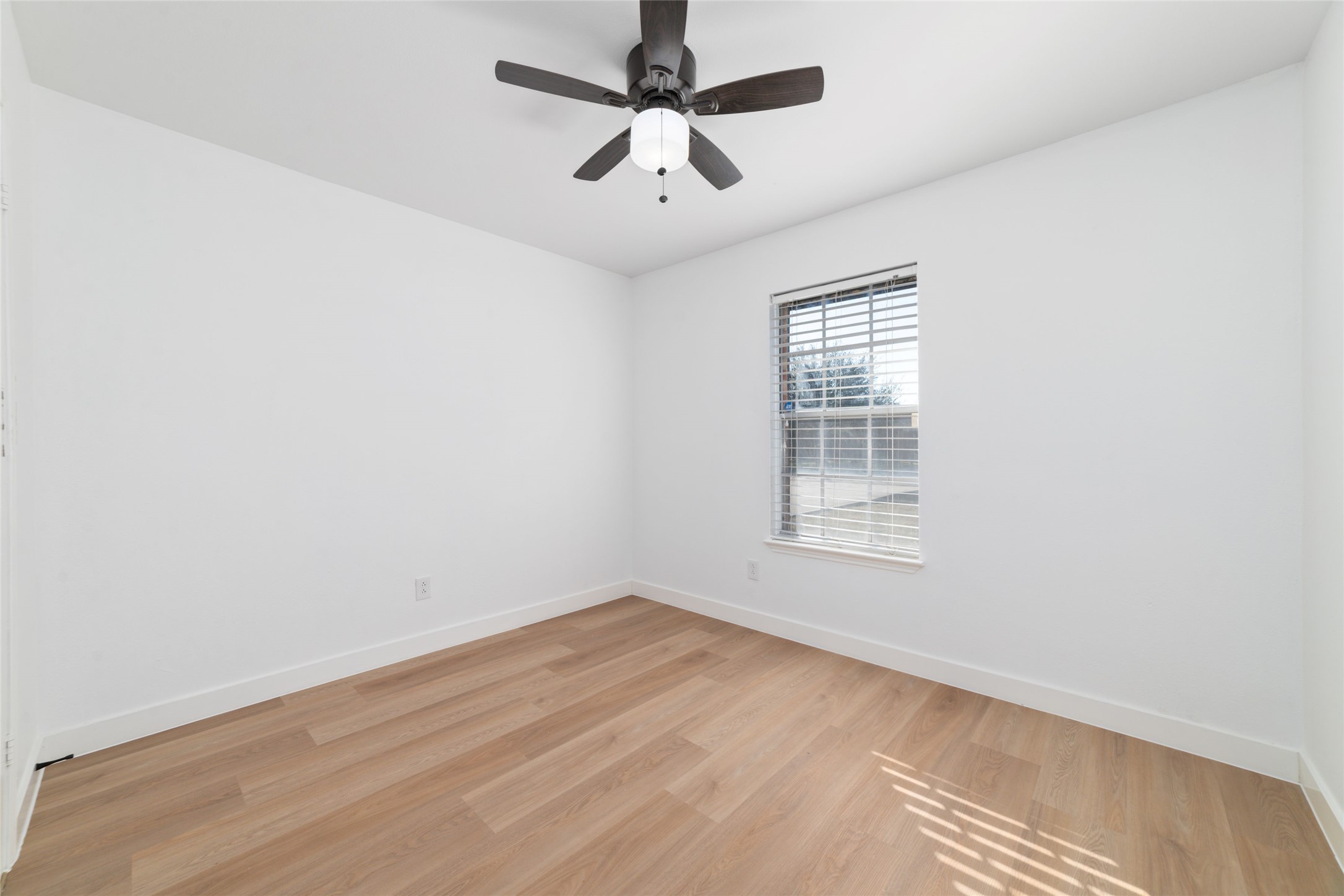 419 Bellmar Drive Houston, TX 77037 - Photo 13 of 18