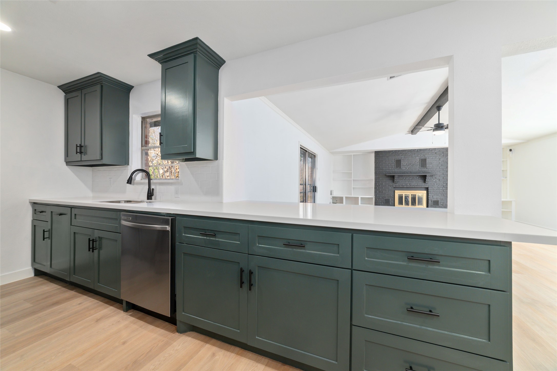 419 Bellmar Drive Houston, TX 77037 - Photo 6 of 18