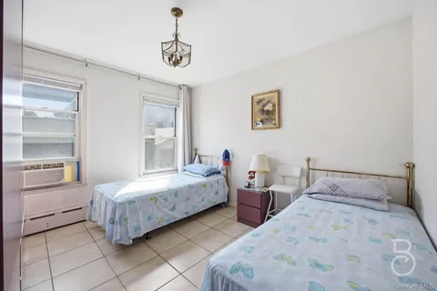 $1,675,000 | 21-08 Ditmars Boulevard | Astoria