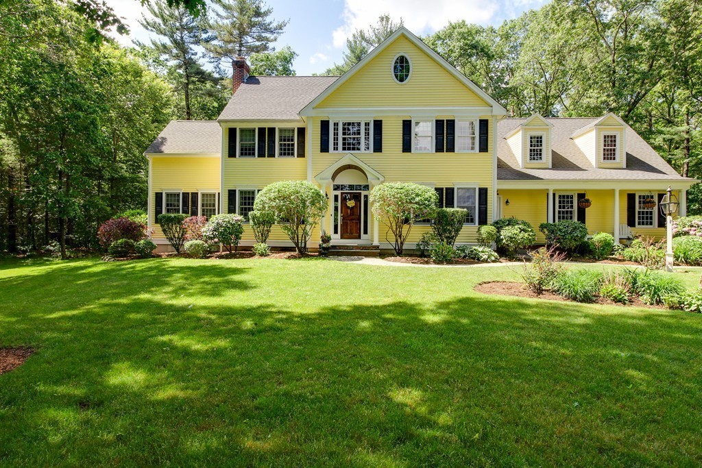 5 Bunker Road Medfield, MA 02052 - Photo 1 of 28 Gallery Image 1