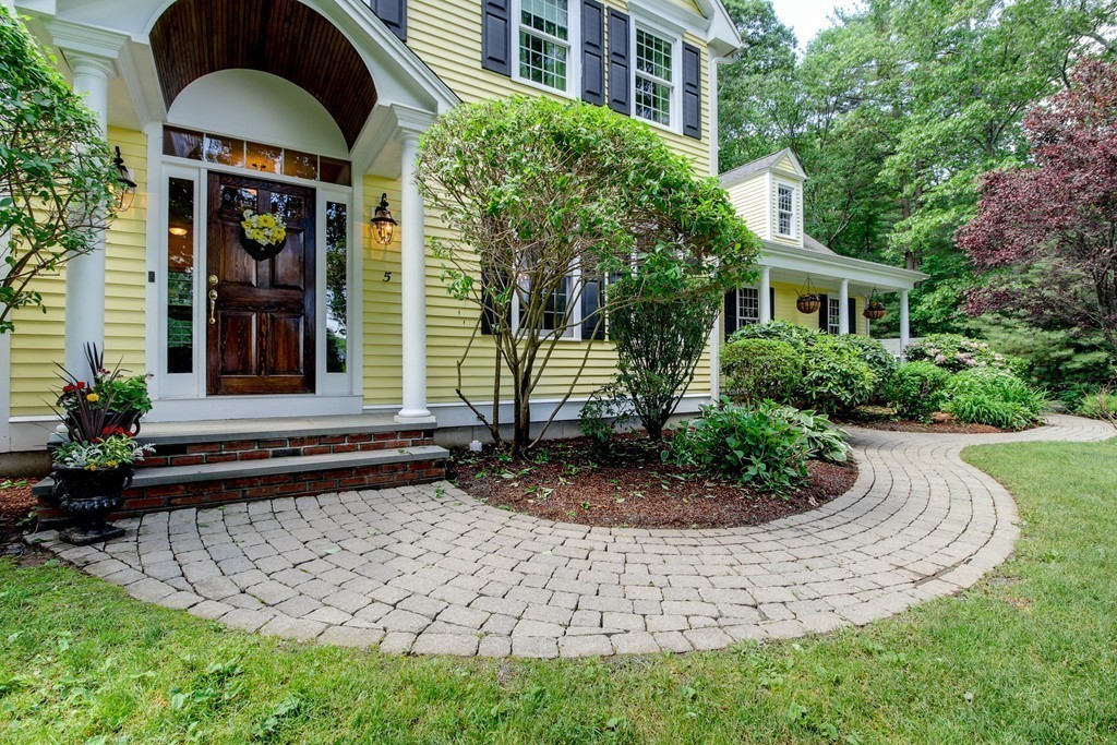 5 Bunker Road Medfield, MA 02052 - Photo 2 of 28 Gallery Image 2