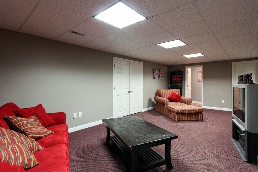 5 Bunker Road Medfield, MA 02052 - Photo 25 of 28 Gallery Image 25