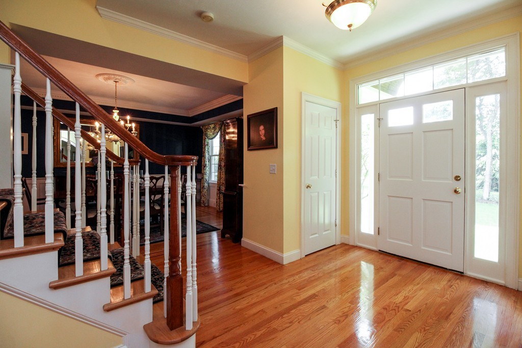 5 Bunker Road Medfield, MA 02052 - Photo 3 of 28 Gallery Image 3