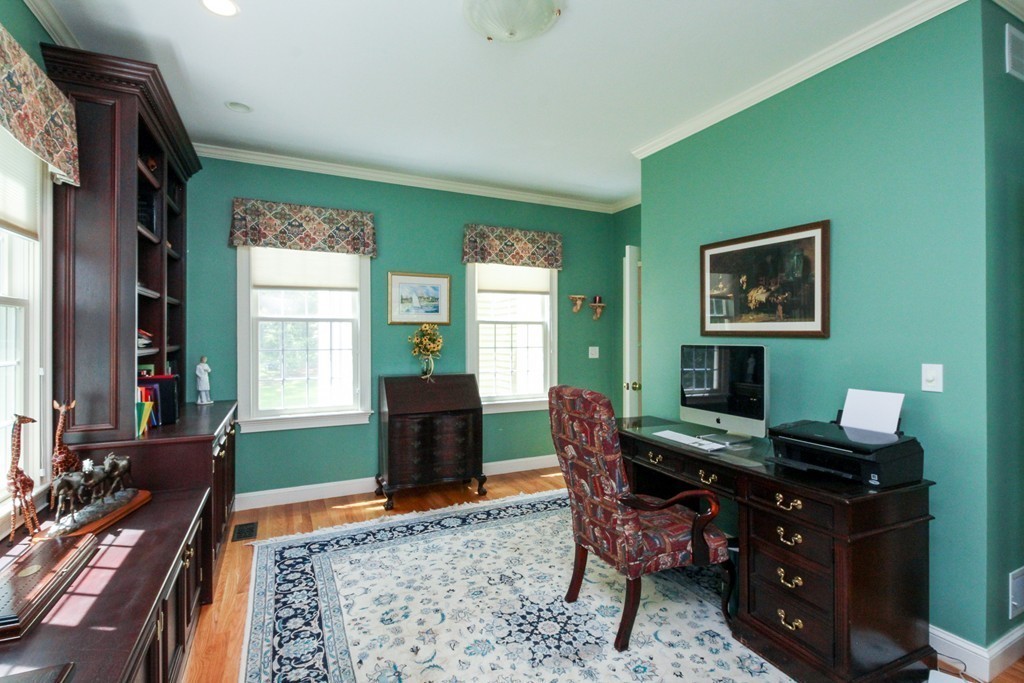 5 Bunker Road Medfield, MA 02052 - Photo 8 of 28 Gallery Image 8
