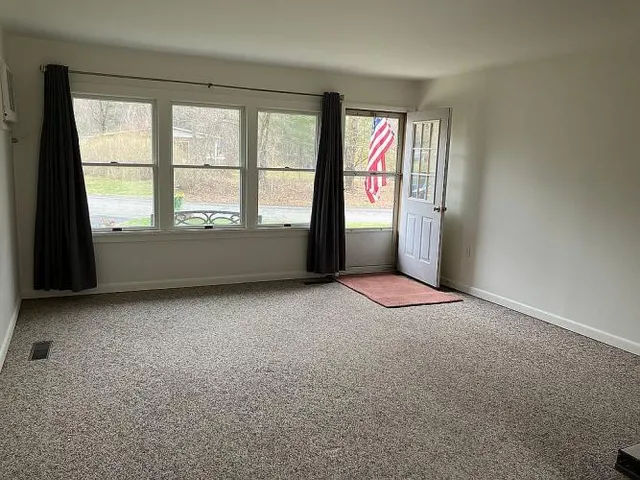 $499,500 | 44 Overlook Drive, Woodstock, NY 12498