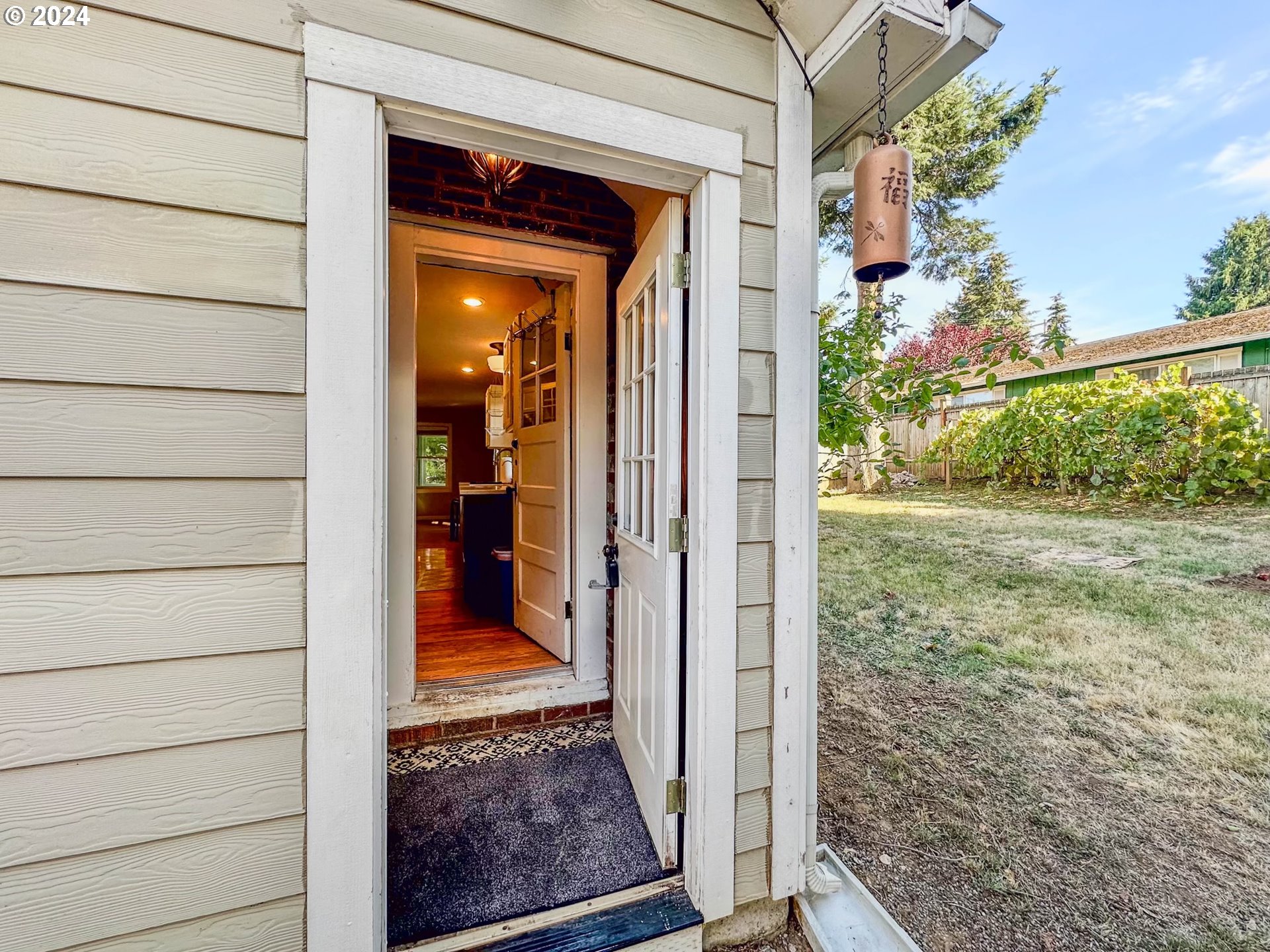 3010 R Street Vancouver, WA 98663 - Photo 33 of 43 a view of an entryway of the house