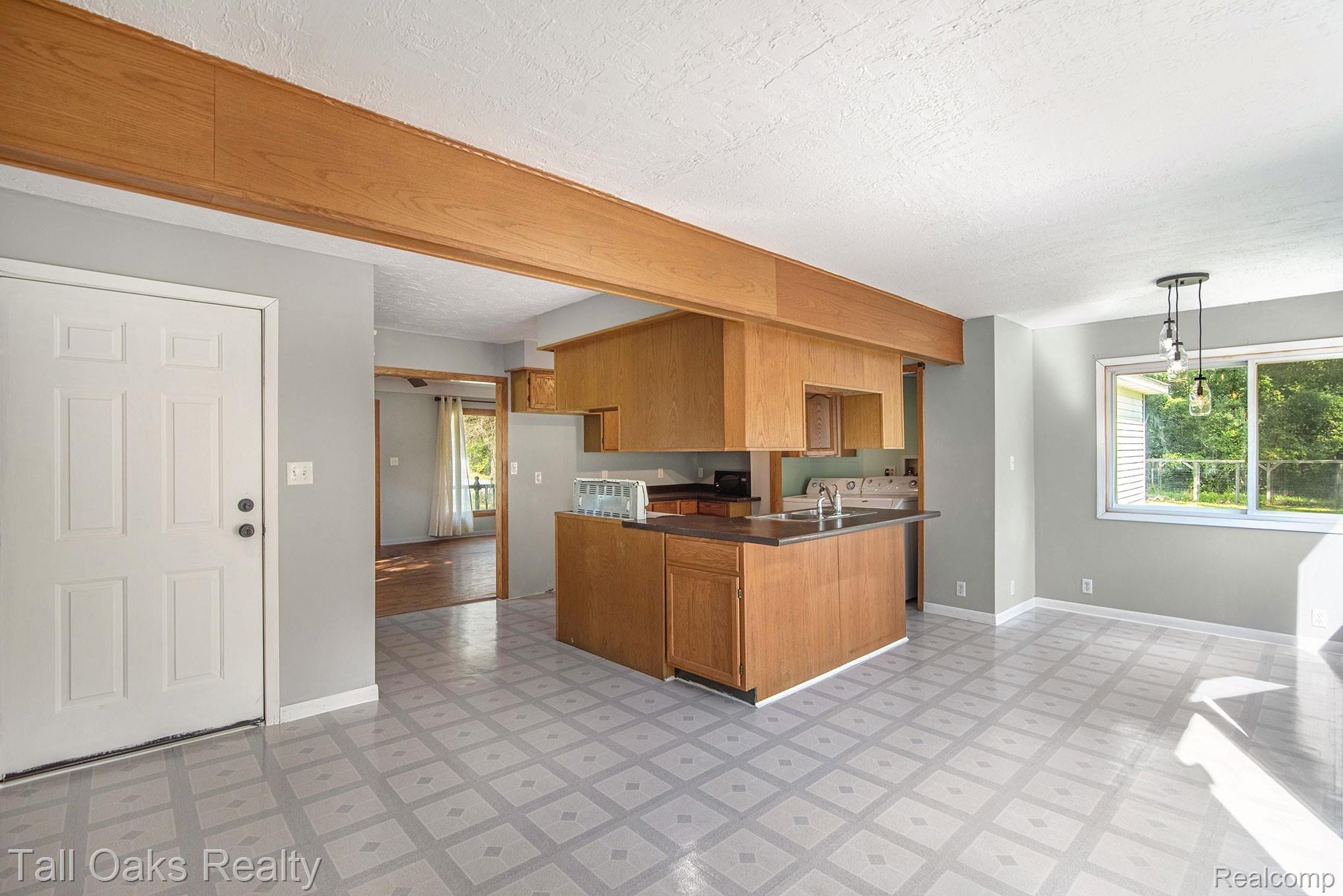 6399 West Vienna Road Clio, MI 48420 - Photo 9 of 13 8.jpg