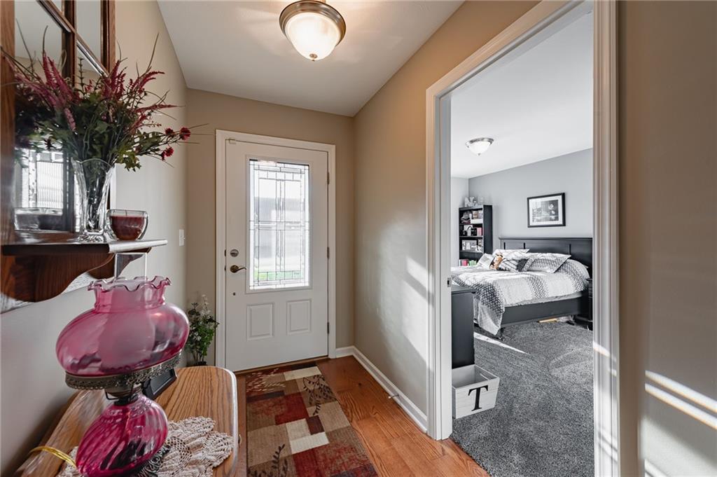424 Chestnut Lane Apollo, PA 15613 - Photo 4 of 33 a view of living room filled with furniture and a potted plant