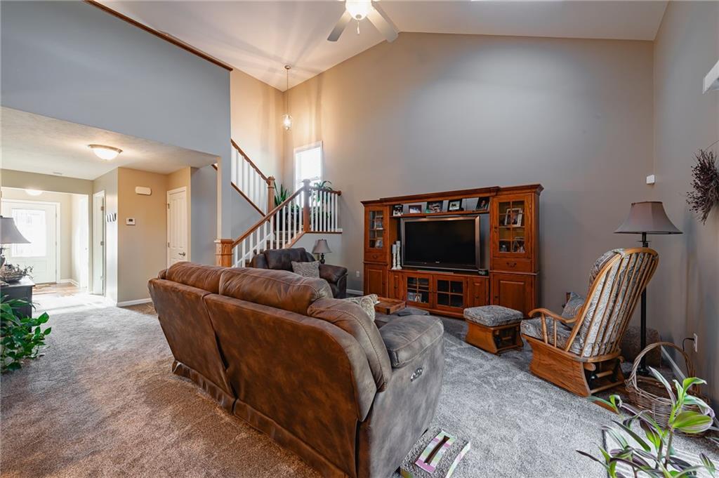 424 Chestnut Lane Apollo, PA 15613 - Photo 8 of 33 a living room with furniture and a flat screen tv