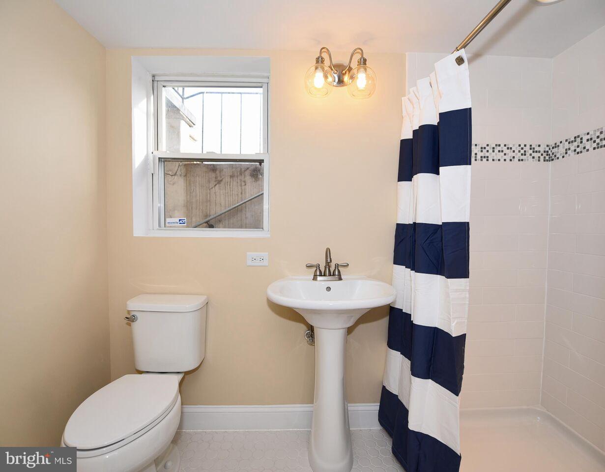 5515 Whitby Road Baltimore, MD 21206 - Photo 24 of 30 Bath