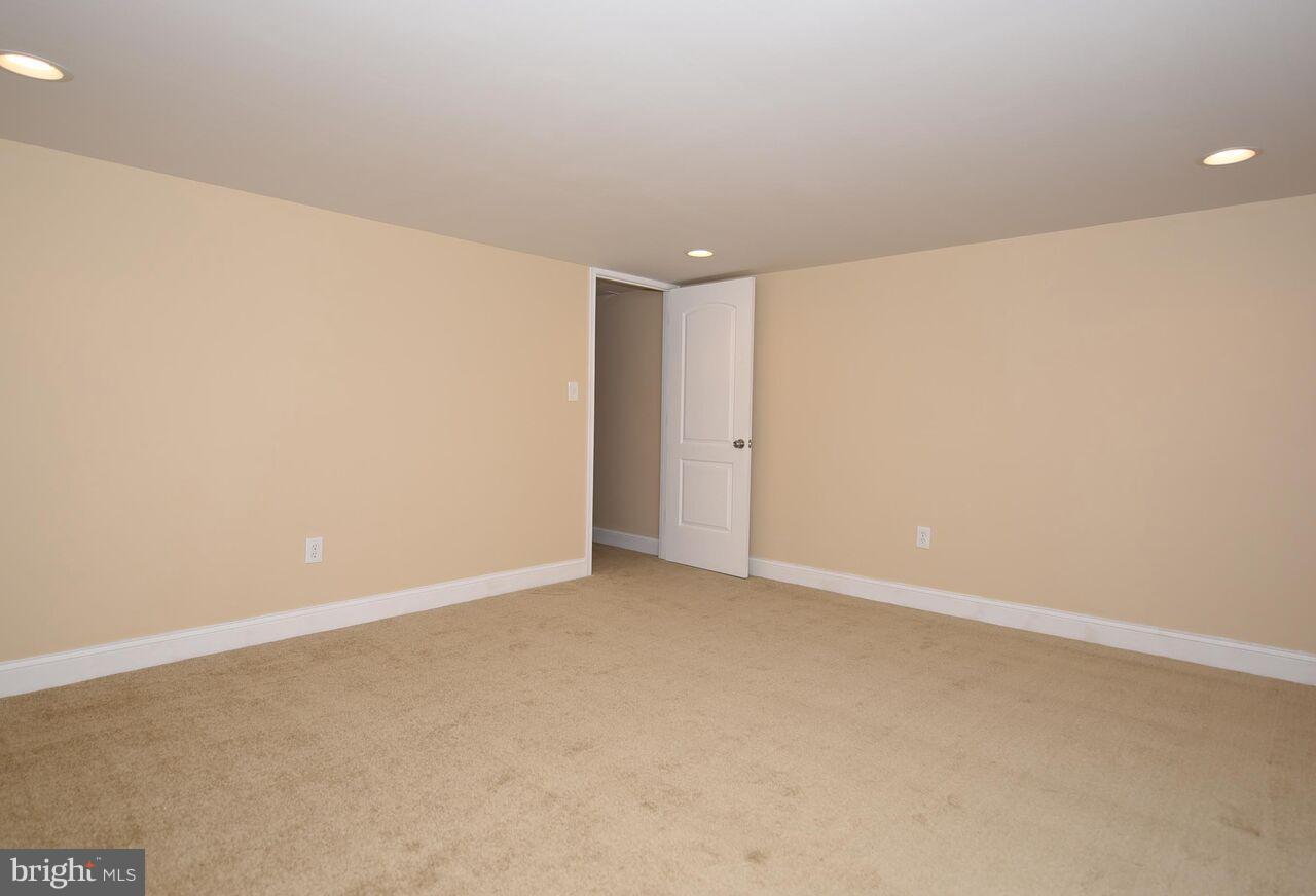 5515 Whitby Road Baltimore, MD 21206 - Photo 26 of 30 Family Room