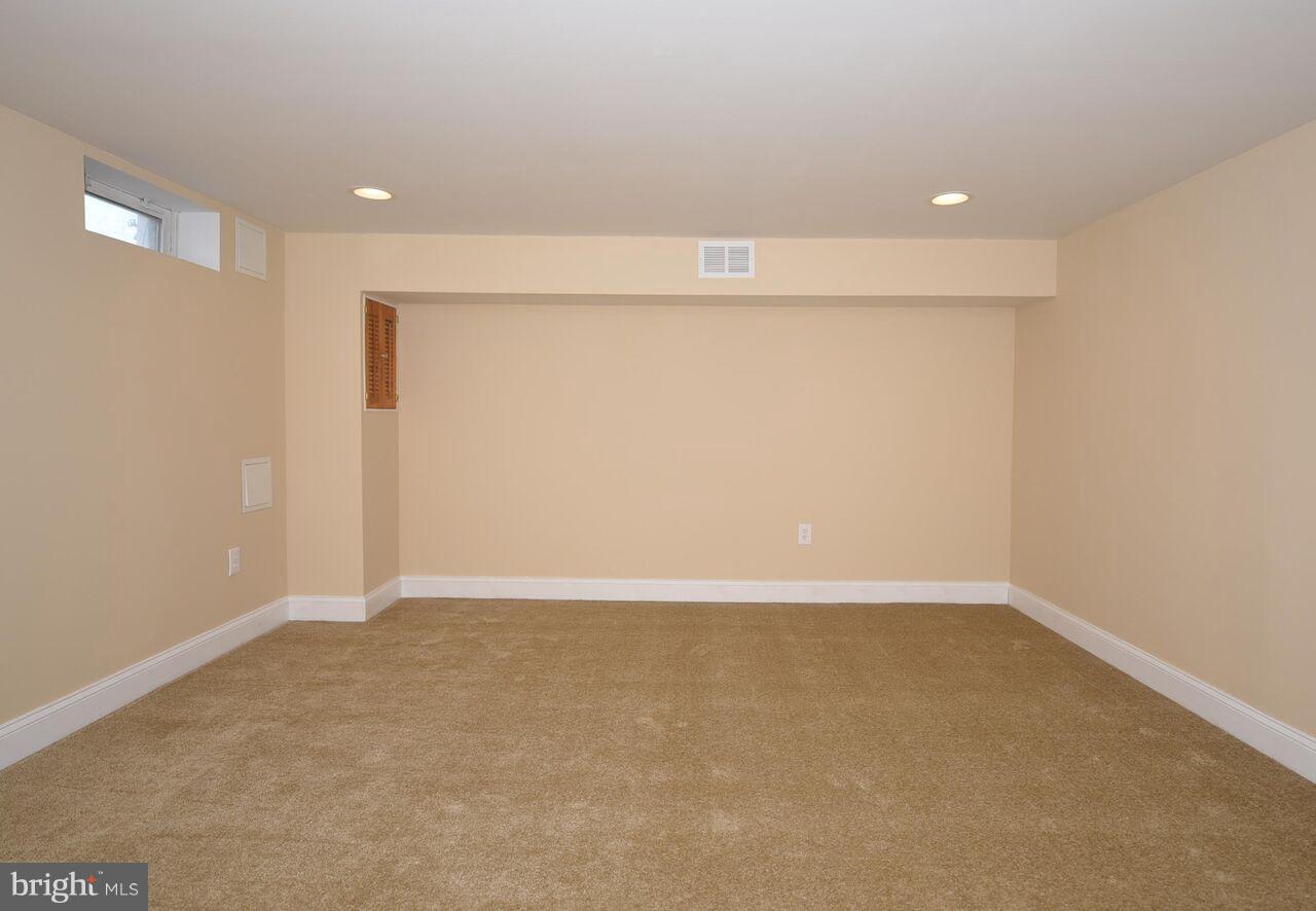 5515 Whitby Road Baltimore, MD 21206 - Photo 27 of 30 Family Room
