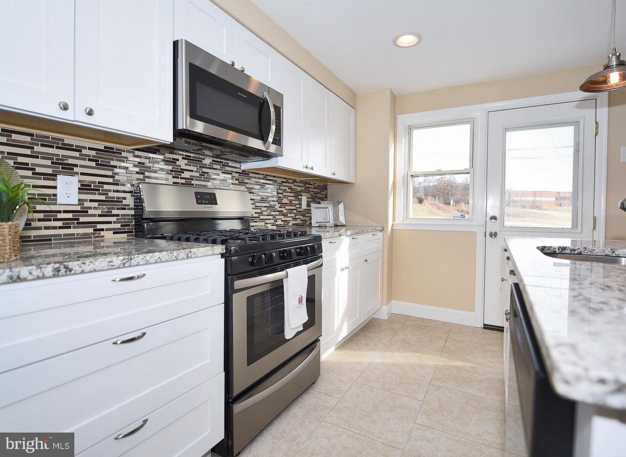 5515 Whitby Road Baltimore, MD 21206 - Photo 10 of 30 Kitchen