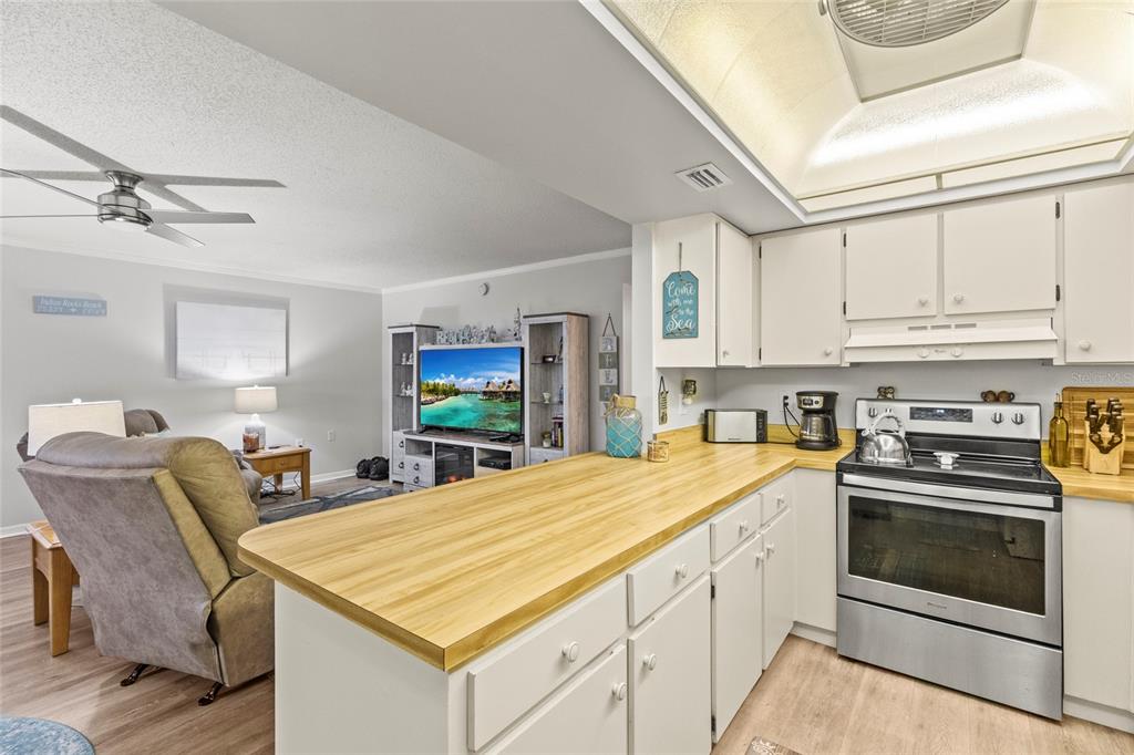 12760 Indian Rocks Road, Unit 571 Largo, FL 33774 - Photo 17 of 39