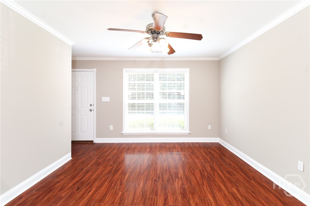 240 Cleveland Road, Unit 440 Athens, GA 30622 - Photo 5 of 21 Living Room