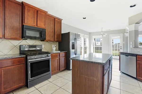 $2,575 | 6802 Claire Brook Drive, Richmond, TX 77407