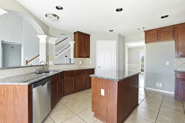$2,575 | 6802 Claire Brook Drive, Richmond, TX 77407