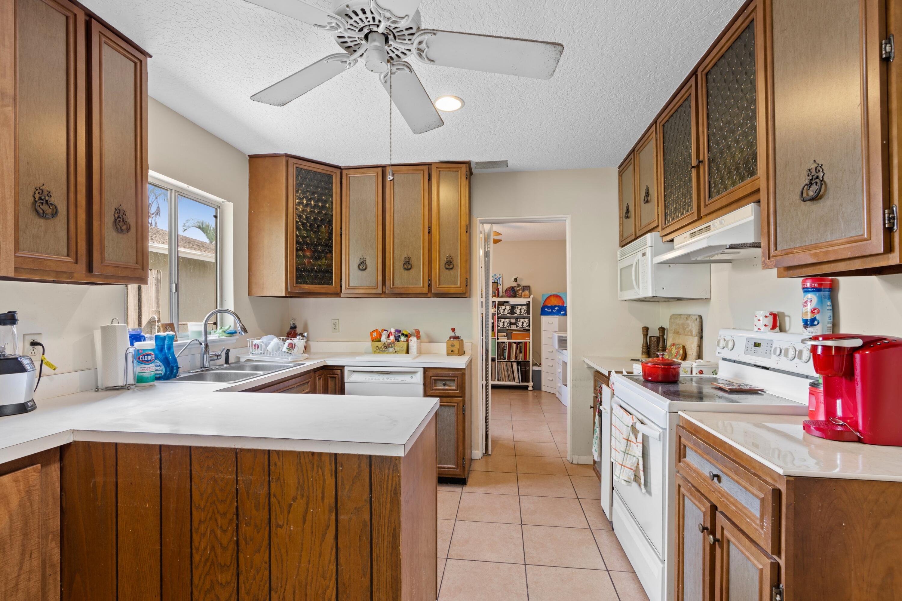 404 Circle West Jupiter, FL 33458 - Photo 12 of 24 DSC01776.jpg-SMALL